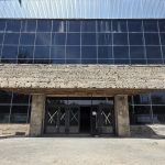 алюминиевый фасад, входная группа из алюминия, алюминиевые двери