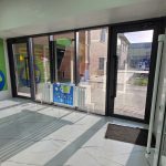 Алюминиевый тамбур, двери и перегородки из алюминия